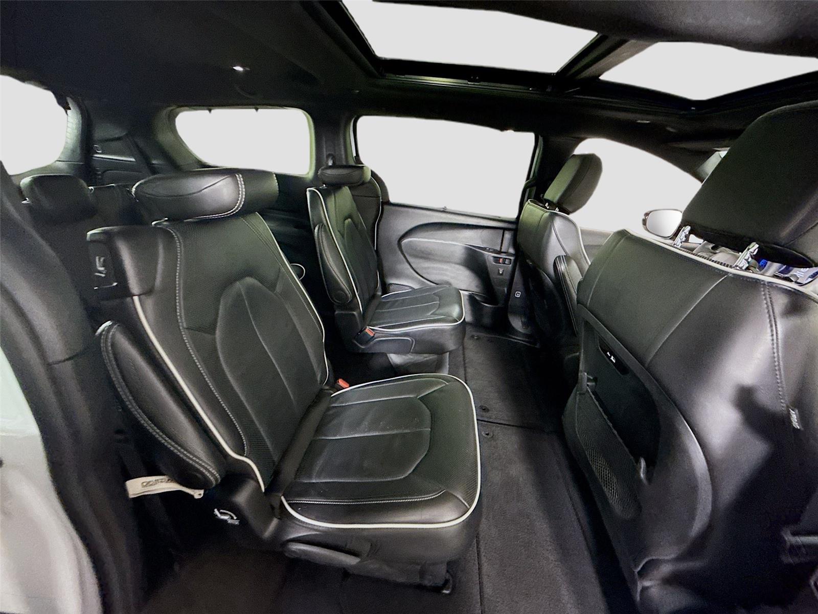 Used 2025 Chrysler Pacifica - photo 15