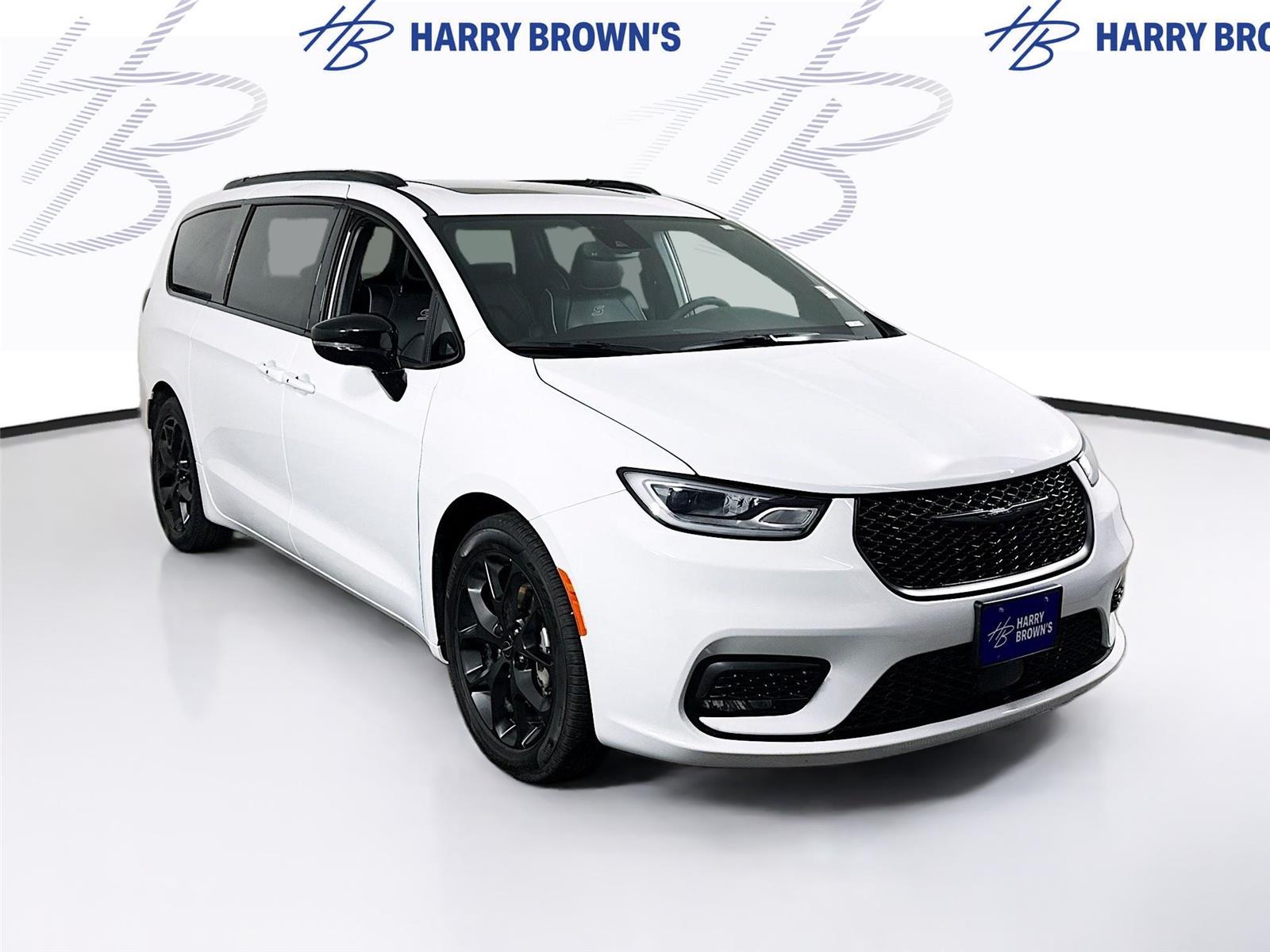 Used 2025 Chrysler Pacifica - photo 21