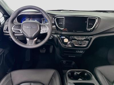 2025 Chrysler Pacifica FWD Minivan for sale #3645A - photo 2