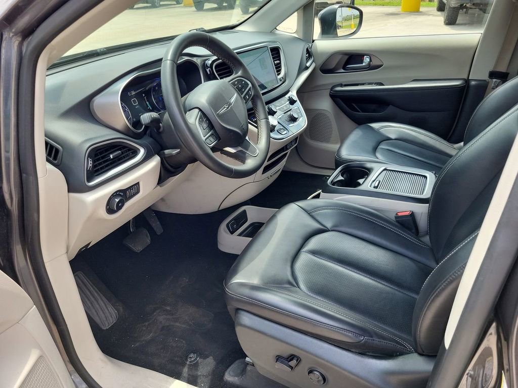 Used 2023 Chrysler Pacifica - photo 15