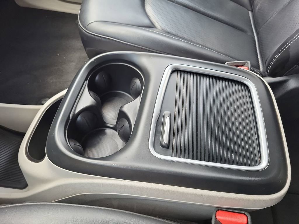 Used 2023 Chrysler Pacifica - photo 22