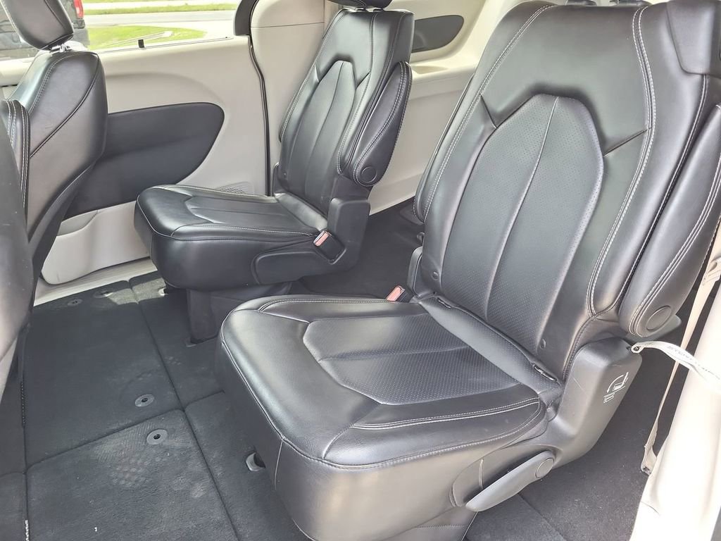Used 2023 Chrysler Pacifica - photo 24