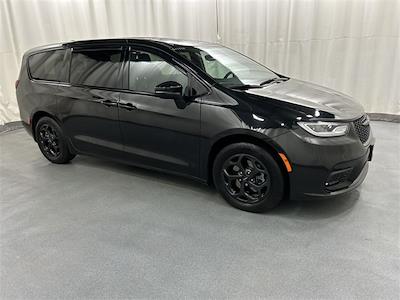 2023 Chrysler Pacifica FWD Minivan for sale #51777A - photo 1