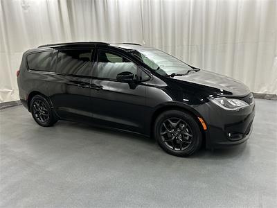 2020 Chrysler Pacifica FWD Minivan for sale #51890AQ - photo 1