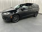Used 2020 Chrysler Pacifica Touring L Plus Minivan for sale #51890AQ - photo 3