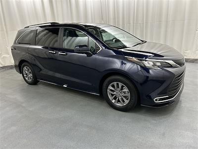 2024 Toyota Sienna FWD Minivan for sale #52013AQ - photo 1