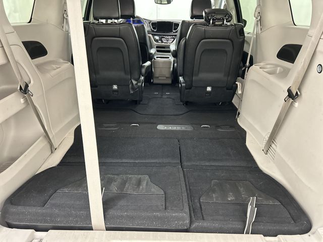 Used 2023 Chrysler Pacifica - photo 9