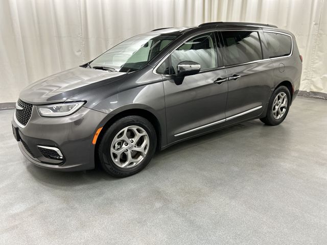 Used 2023 Chrysler Pacifica - photo 2