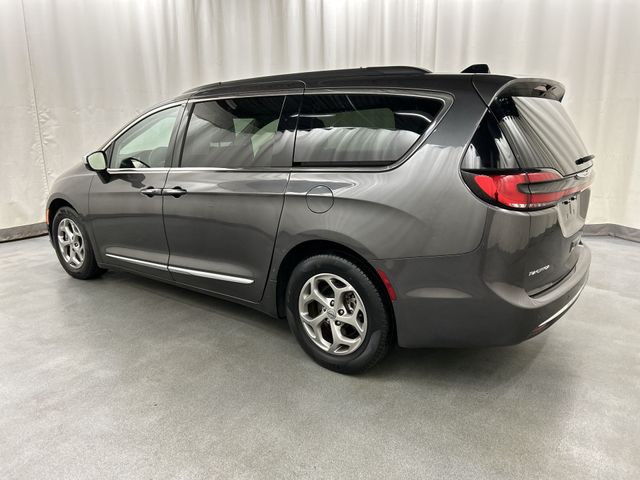 Used 2023 Chrysler Pacifica - photo 5