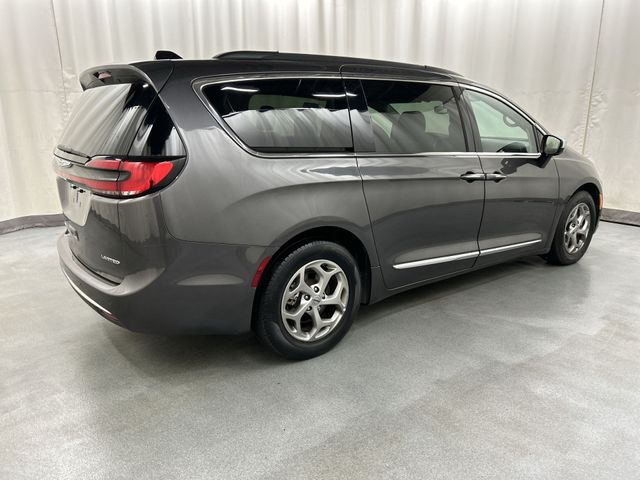 Used 2023 Chrysler Pacifica - photo 6