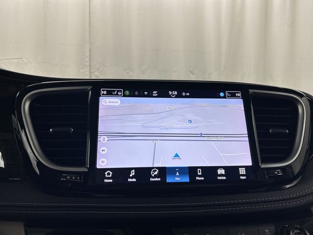 Used 2023 Chrysler Pacifica - photo 11
