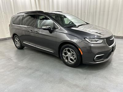 Used 2023 Chrysler Pacifica - photo 1