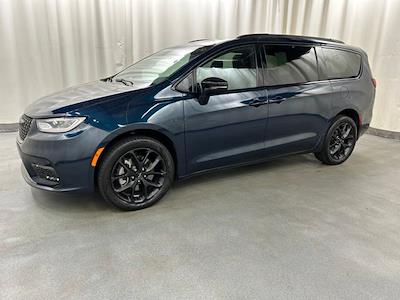 2023 Chrysler Pacifica AWD Minivan for sale #52705AQ - photo 2