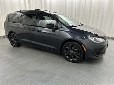 2019 Chrysler Pacifica FWD Minivan for sale #FF161 - photo 1