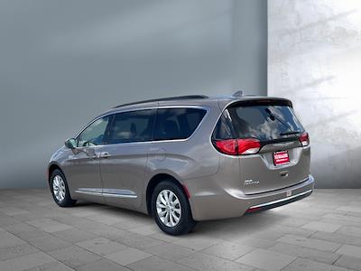 2017 Chrysler Pacifica FWD Minivan for sale #210990A - photo 2