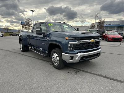 New 2026 Chevrolet Silverado 3500 LT Crew Cab 4WD Pickup for sale #B24922 - photo 1