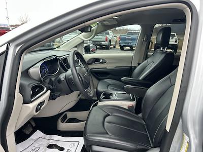 Used 2024 Chrysler Pacifica - photo 1