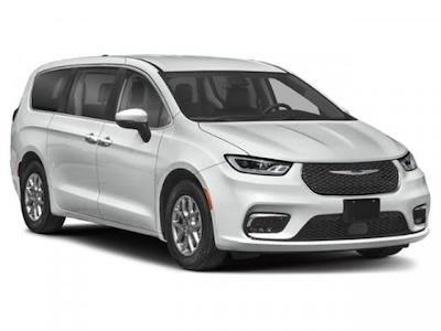 Used 2024 Chrysler Pacifica - photo 1