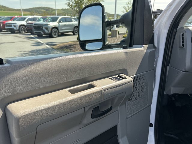 Used 2018 Ford E-350 - photo 18