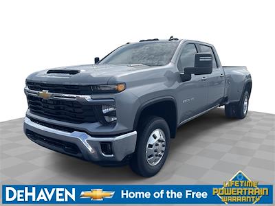 2025 Chevrolet Silverado 3500 Crew Cab 4x4 Pickup for sale #S711 - photo 1