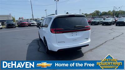 2023 Chrysler Pacifica AWD Minivan for sale #T57A - photo 2