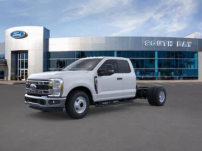 New 2025 Ford F-350 Super Cab Cab Chassis for sale #JM70035 - photo 1