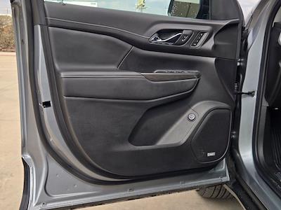 Used 2023 GMC Acadia - photo 1