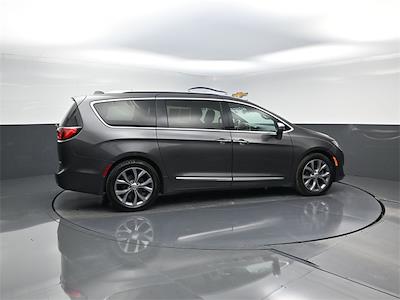 Used 2020 Chrysler Pacifica Limited Minivan for sale #21116525T - photo 2