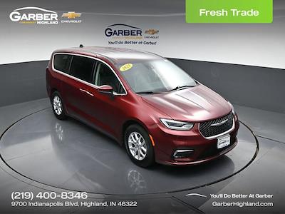 Used 2023 Chrysler Pacifica - photo 1