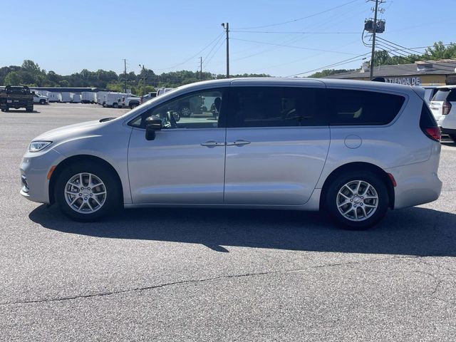 Used 2024 Chrysler Pacifica - photo 9