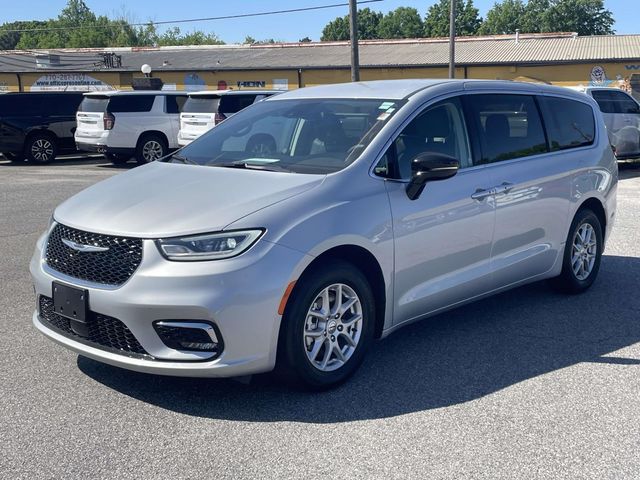 Used 2024 Chrysler Pacifica - photo 11
