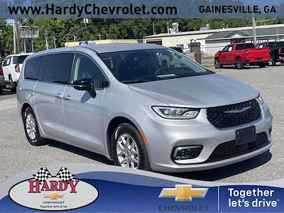 Used 2024 Chrysler Pacifica - photo 1