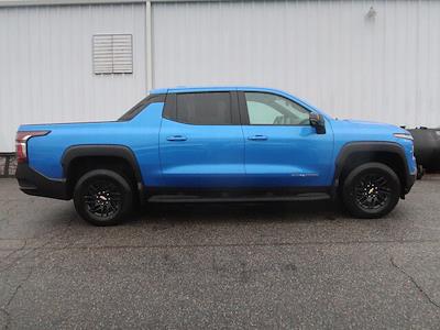 2025 Chevrolet Silverado EV Crew Cab 4WD, Pickup for sale #29449 - photo 2