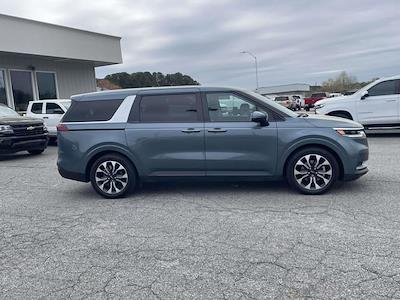Used 2024 Kia Carnival - photo 1