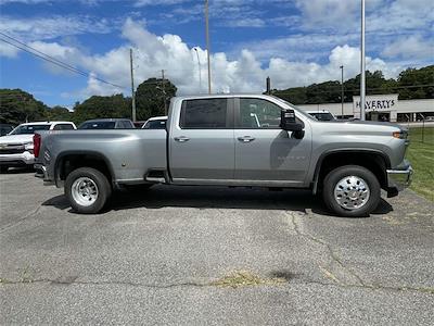 2025 Chevrolet Silverado 3500 Crew Cab 4x4 Pickup for sale #30541 - photo 2