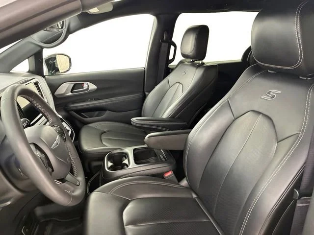 Used 2024 Chrysler Pacifica - photo 14