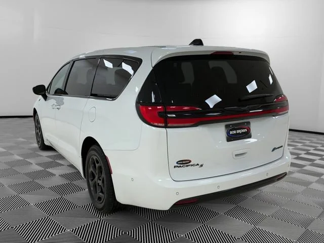 Used 2024 Chrysler Pacifica - photo 7