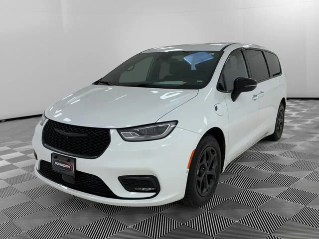 Used 2024 Chrysler Pacifica - photo 9