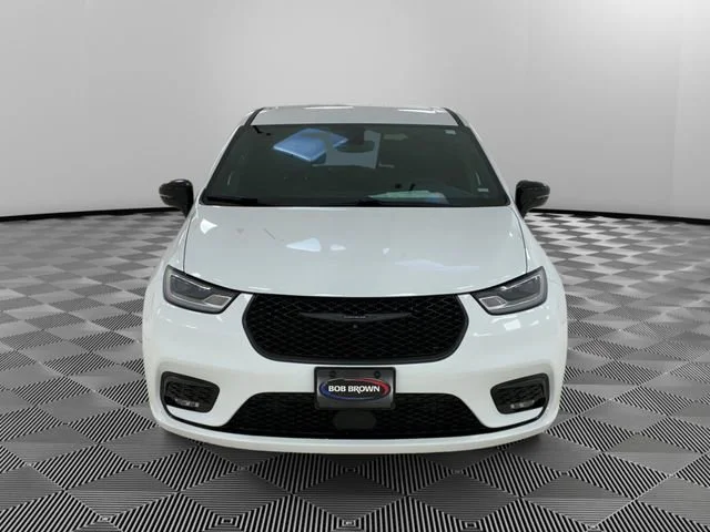Used 2024 Chrysler Pacifica - photo 10