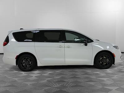 Used 2024 Chrysler Pacifica - photo 1