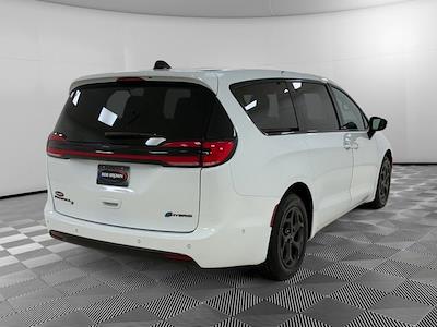 Used 2024 Chrysler Pacifica - photo 1