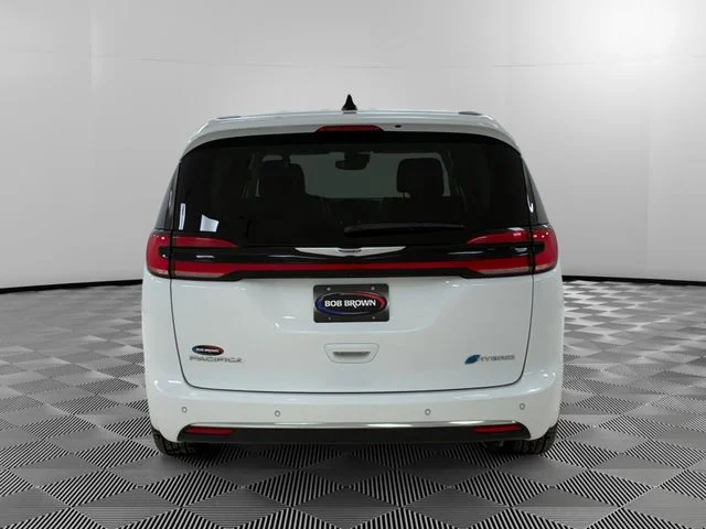 Used 2024 Chrysler Pacifica - photo 5
