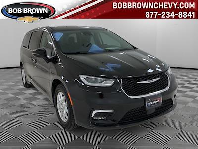 Used 2024 Chrysler Pacifica - photo 1