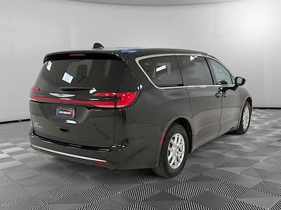 Used 2024 Chrysler Pacifica - photo 1