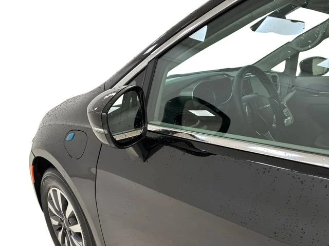 Used 2024 Chrysler Pacifica - photo 12