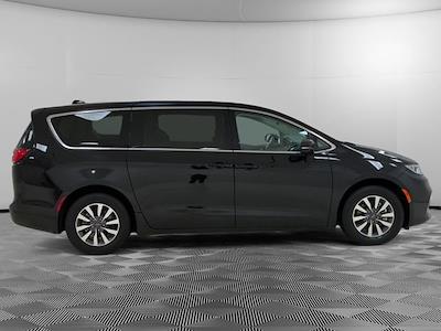 Used 2024 Chrysler Pacifica - photo 1