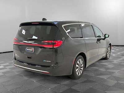 Used 2024 Chrysler Pacifica - photo 1