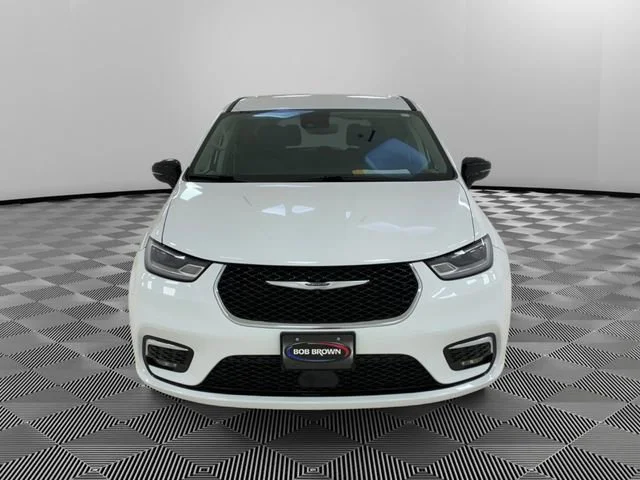 Used 2024 Chrysler Pacifica - photo 9