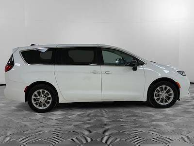 Used 2024 Chrysler Pacifica - photo 1