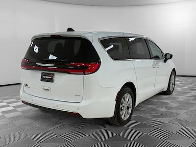 Used 2024 Chrysler Pacifica - photo 1